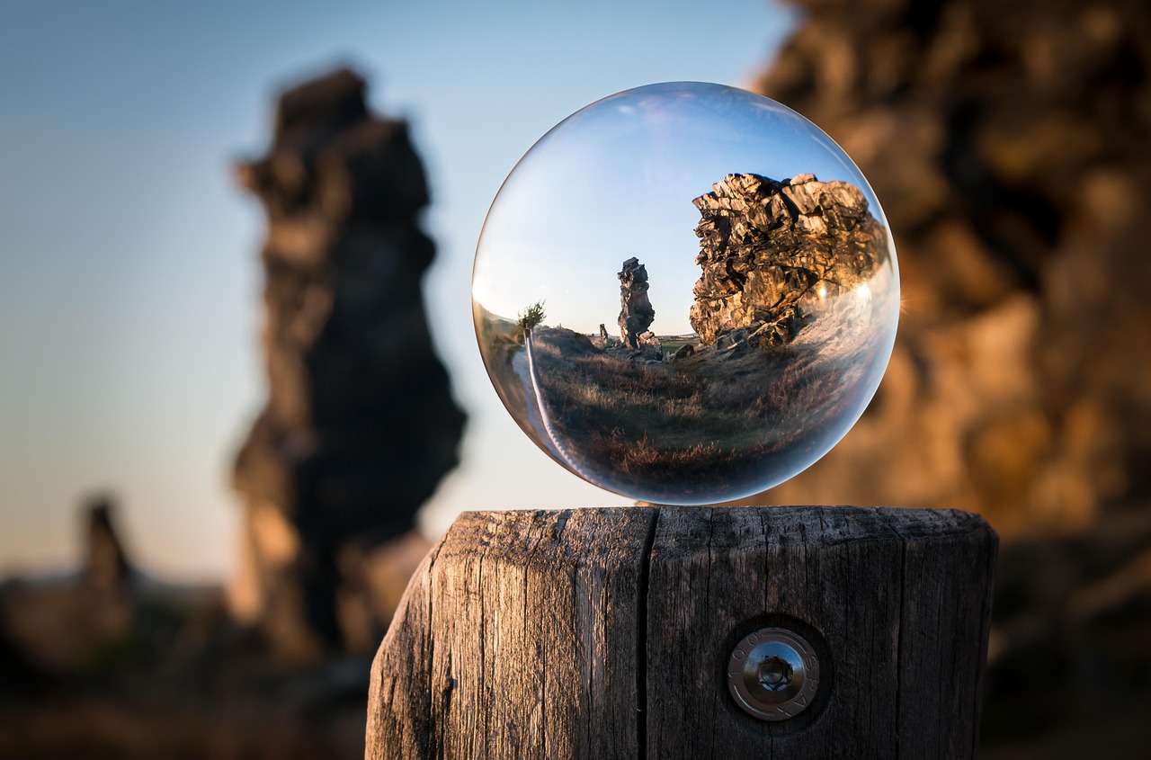 Glass sphere, devil wall, creation — Critical Factors to assist you Select On the internet Wagering Web site