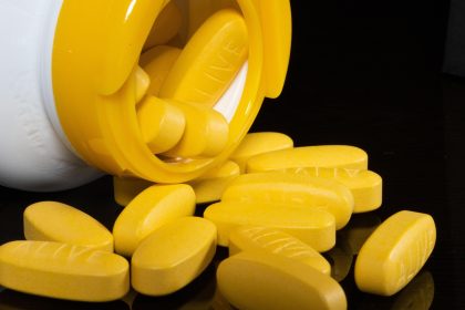 Pills, supplement, medicine — Groundbreaking Techniques in Gynecologic Oncology Introduced by Dr Scott Kamelle