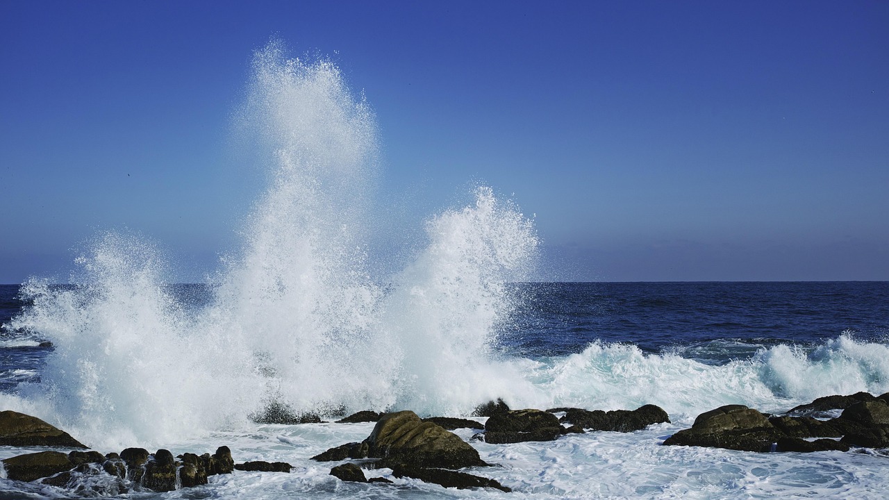 Waves, east sea, breaking waves — Nackdelar med att spela utan svensk licens i Sverige