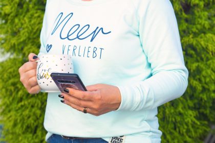 Woman, human, mobile — Proviron 20mg Nakon Medical: Dosaggio e Informazioni Utili