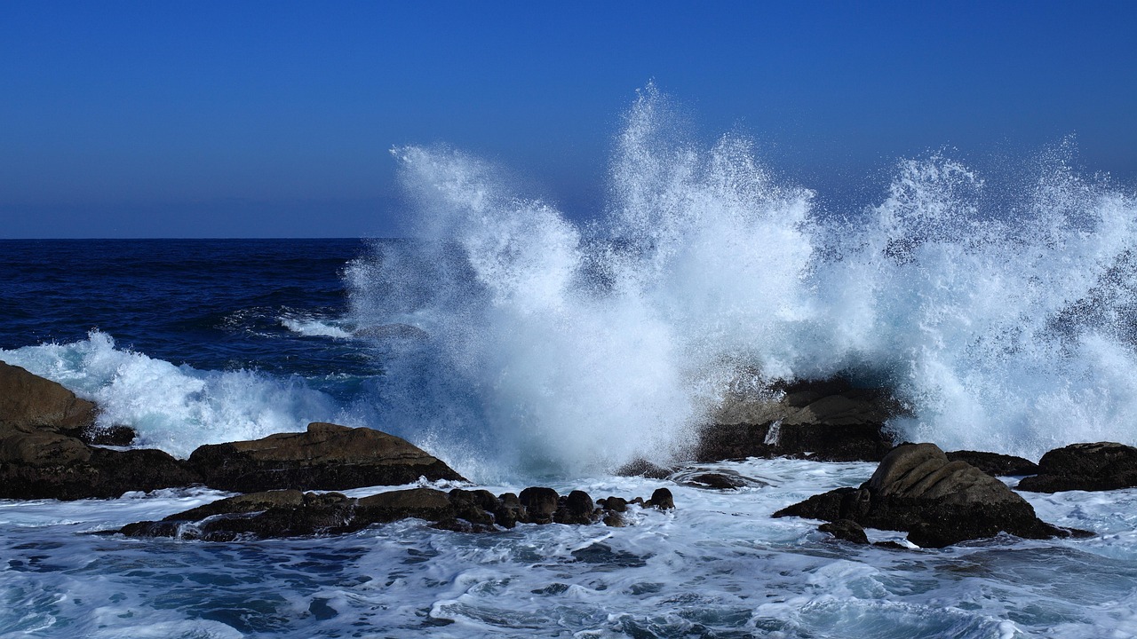 Waves, east sea, breaking waves — The Best Online Casino in Canada for Live Dealer Games