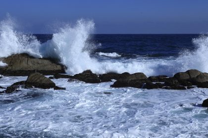 Waves, east sea, breaking waves — The Role of Customer Support in Online Casinos Canada