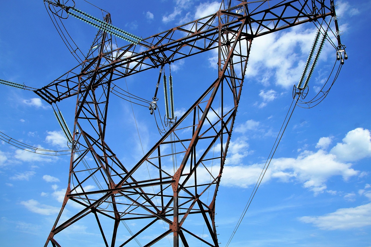 Column high-voltage, distribution of electricity, electrical wires — Why Callidus Electric Las Vegas is the Best Choice for Y